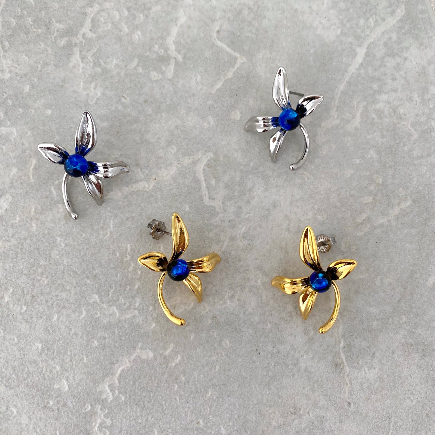 リリーピアス