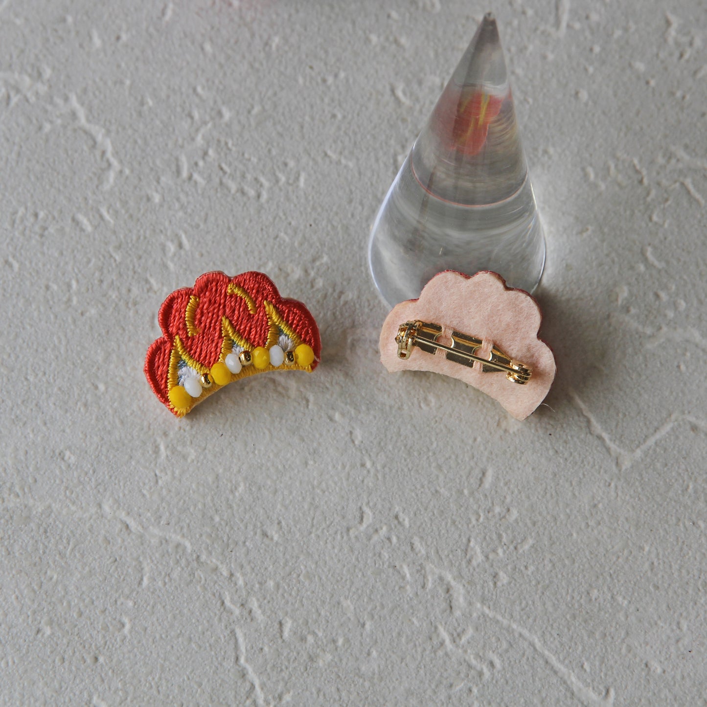 刺繍ブローチ 花笠