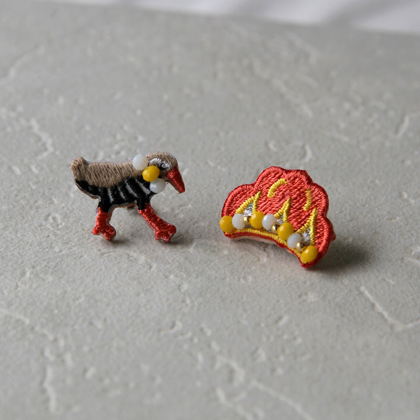 刺繍ピアス ヤンバルクイナ /花笠