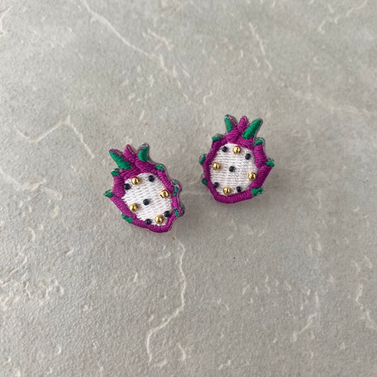 刺繍ピアス ドラゴンフルーツ