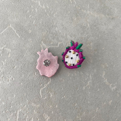 刺繍ピアス ドラゴンフルーツ