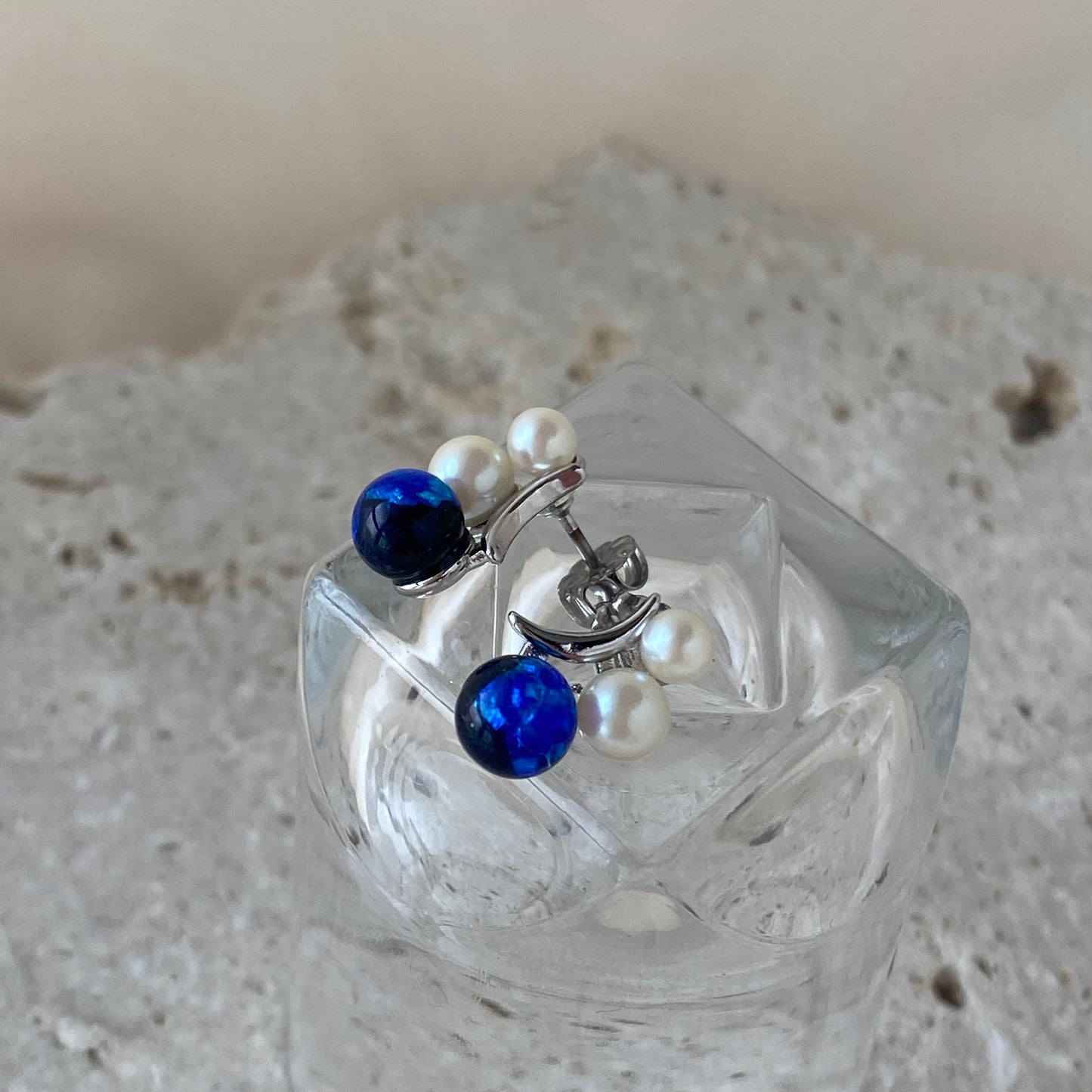 ホタルガラストリプルドットピアス