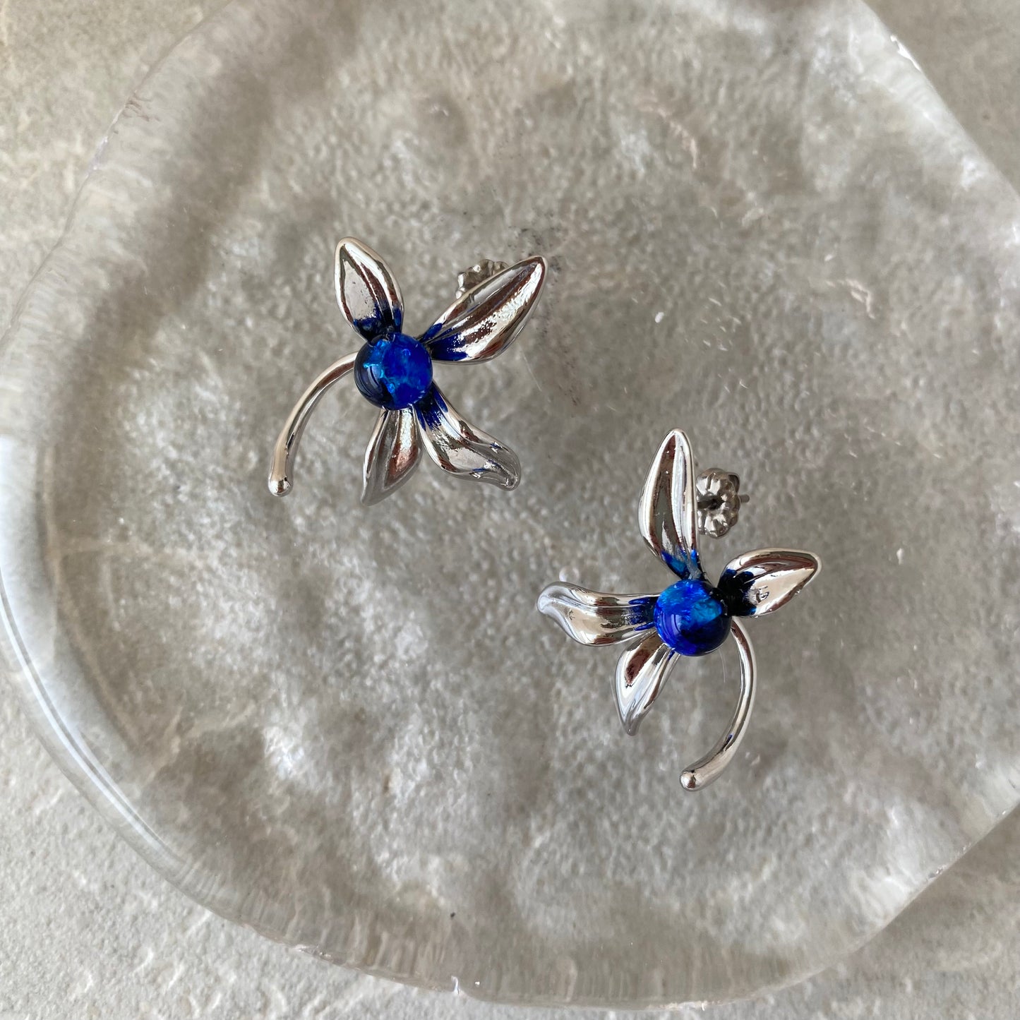 リリーピアス