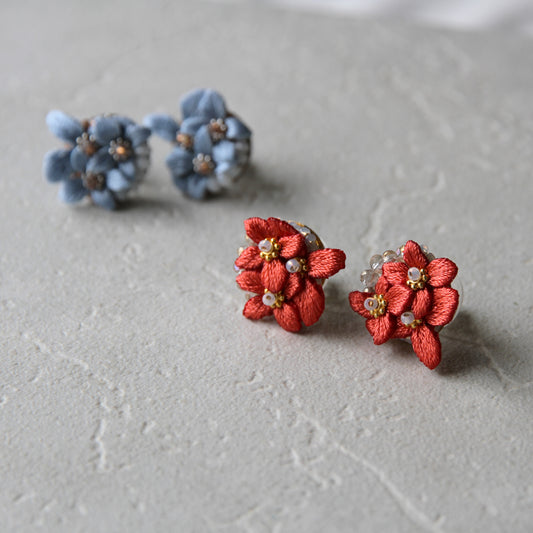 Embroidered earrings Sandanka